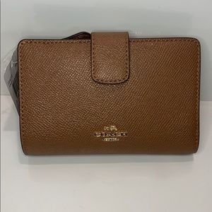 Coach Medium Zip Corner Wallet